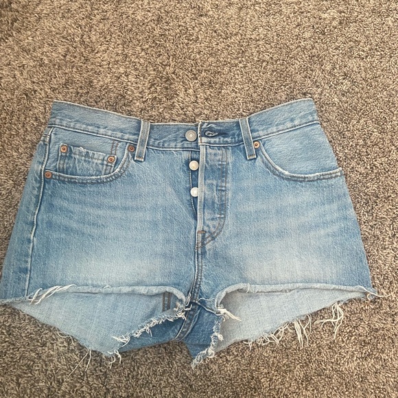 Levi short shorts - Picture 2 of 5